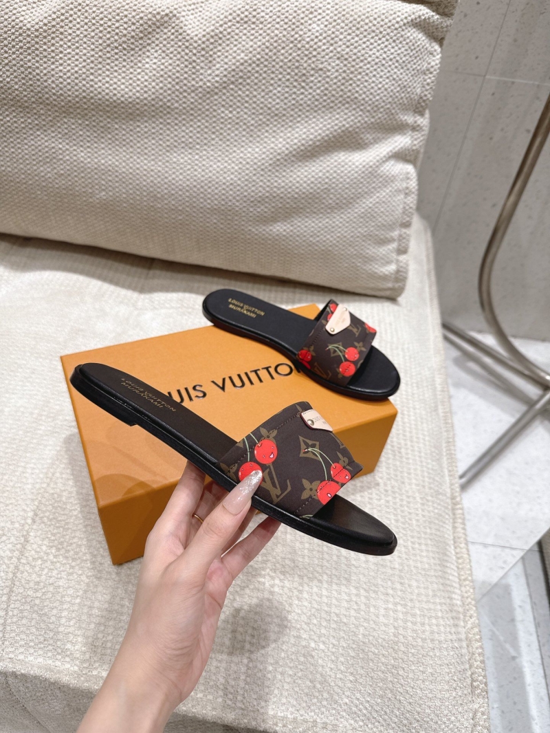 l0vis Vvtt0n slippers